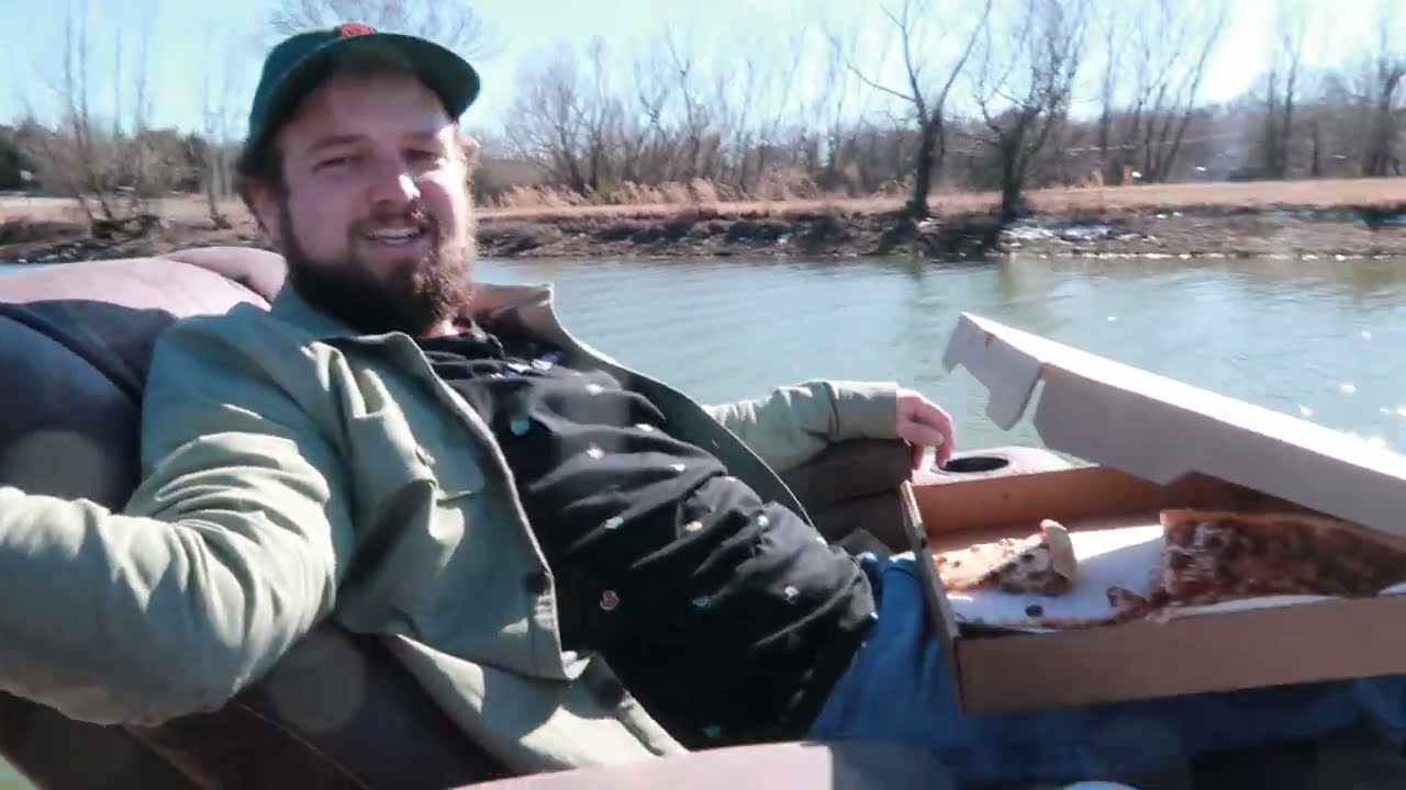 Я превратил свой диван в лодку