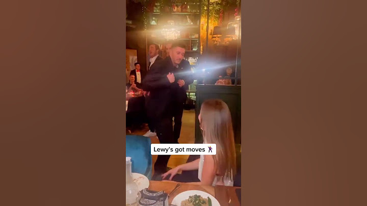 Robert LewandowskI was vibin’ 😂 (via @annalewandowska) #shorts