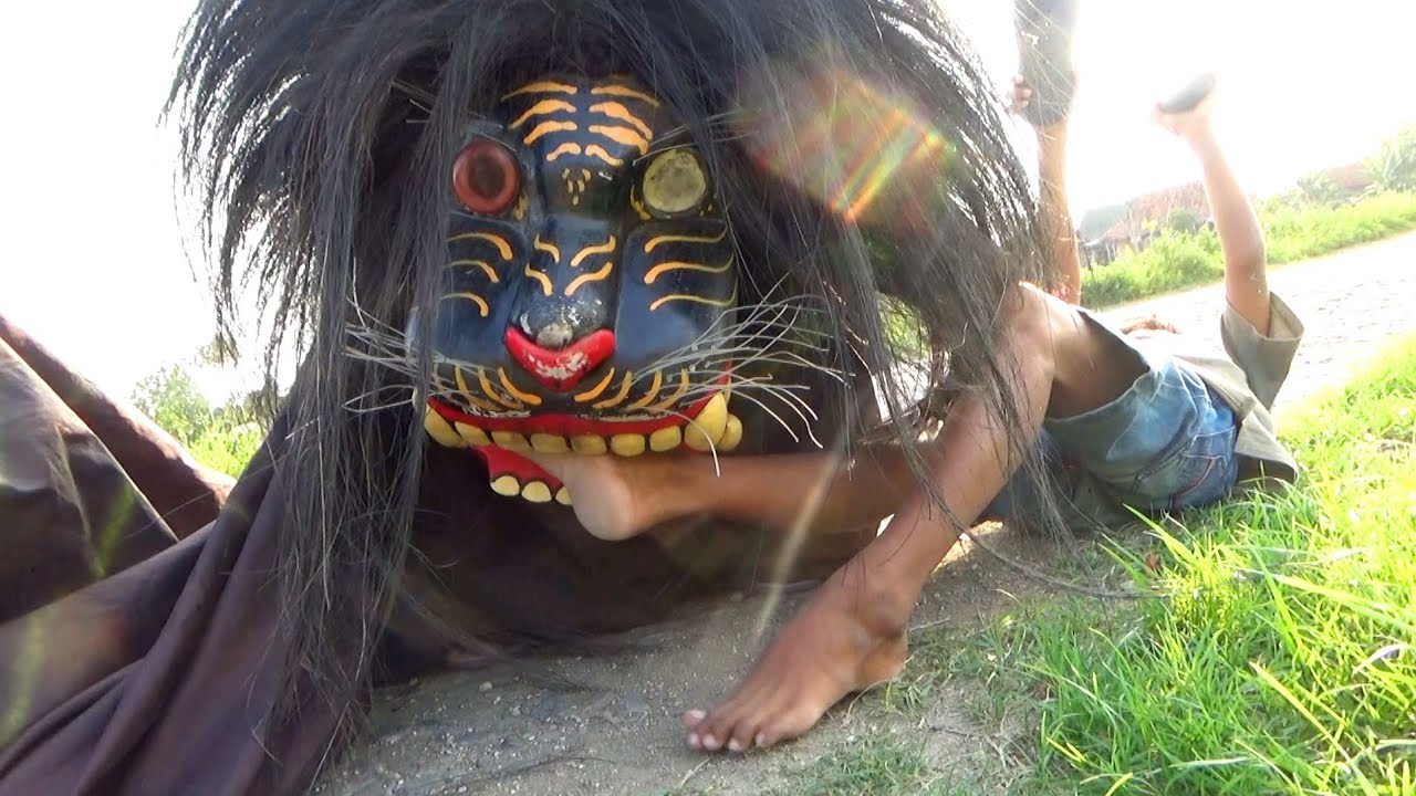 Gara-Gara Ngejek Barongan ireng