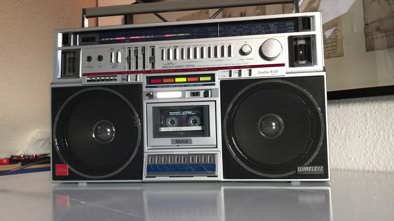Toshiba RT-S933 BomBeat X-01 stereo boombox SUPERB - YouTube