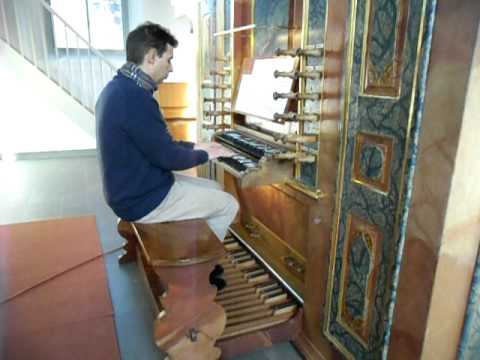 Bach: Prelude in C major from the '8 Little Preludes and Fugues'