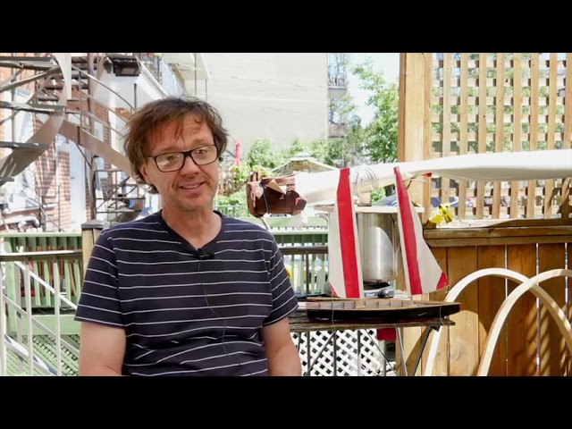 Vous vous demandez qui sont les membres du Collectif des bâtisseurs JMU ? Voici, Laurent Missery.