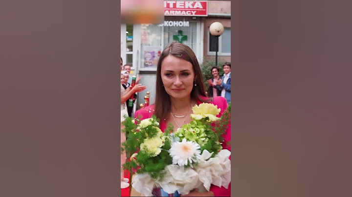 Помогла бедному деду на Феррари и была моментально вознаграждена
