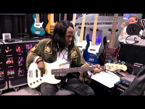 Verdine White @ Sadowsky bass NAMM 2017 (Smooth Jazz Family)