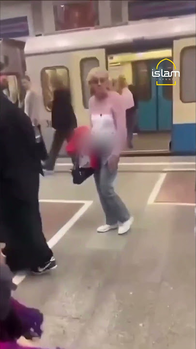 Two women respond to man insulting their hijab