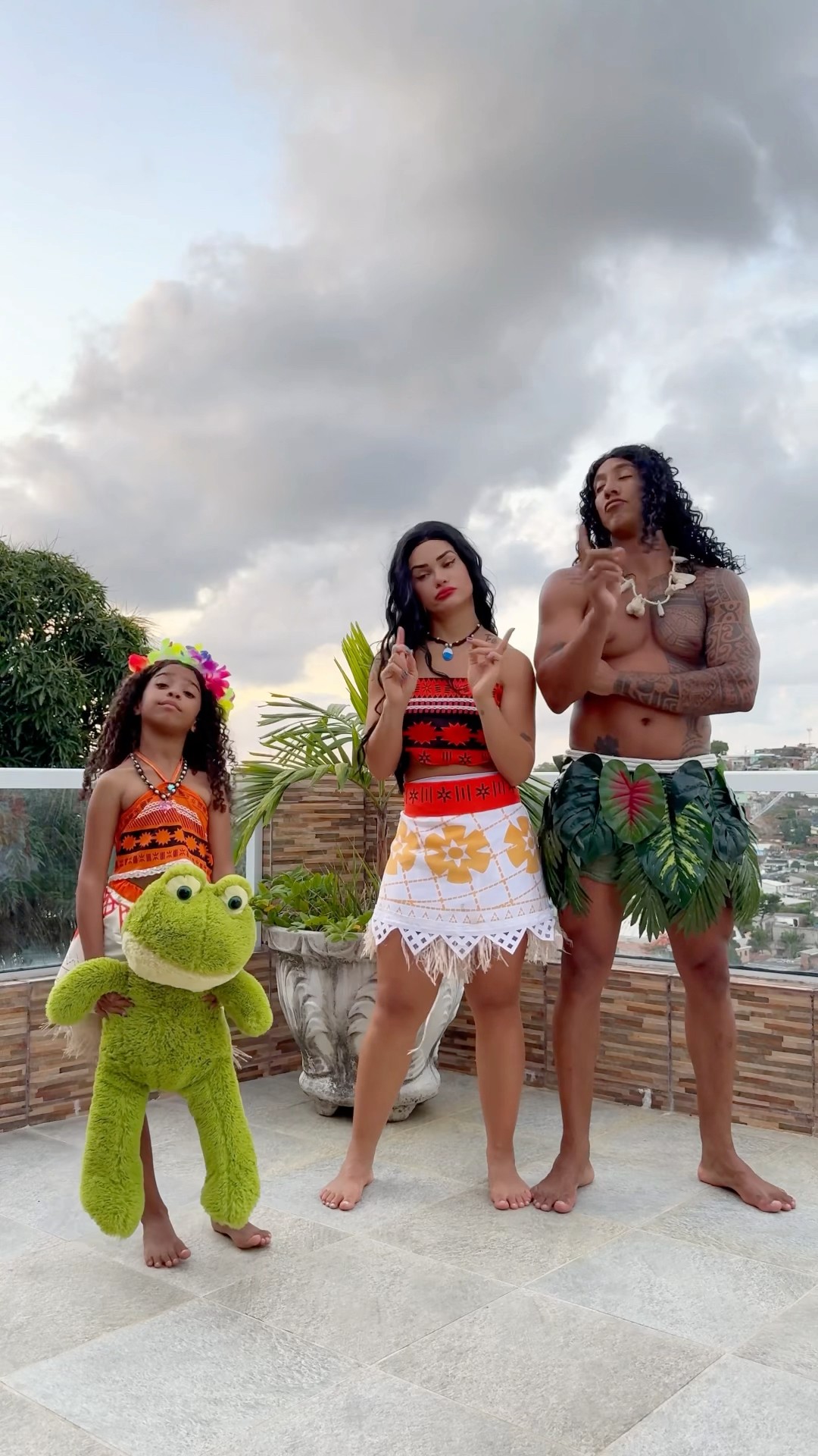 Vocês gostam da Moaninha? ?✨ @ApolloSant \u0026 Winny #entretenimento #moana #maui