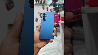 Moto Razr 60 Ultra vs Galaxy Z Flip 7 Design Comparison