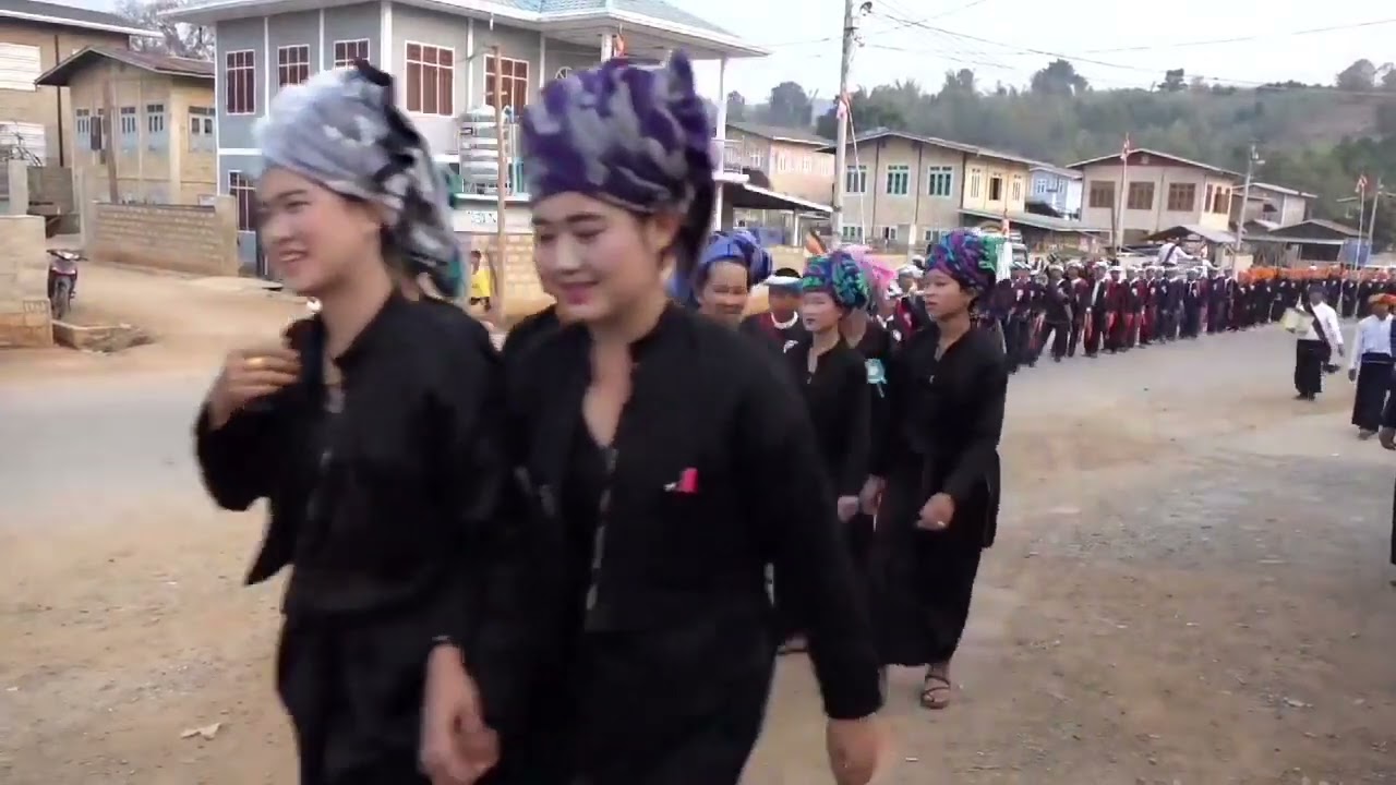 ပွယ်ꩻပင်ꩻကျောက်တလွုံꩻတန် ကျိုႏဆွုမ်ႏသျင်ႏလောင်ꩻတပဲ့ꩻ ဖူးဝေး ထာꩻငို/ပင်သာႏ လိုꩻယွဲႏခွန်နင်ꩻစွိုꩻ