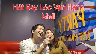 Hai vợ chồng chốn con đi chơi game với hát Karaoke ở Vạn Hạnh Mall!