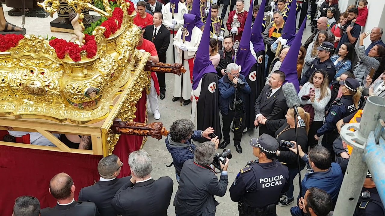 MIERCOLES SANTO CADIZ 2019, cofradia de Sentencia en su salida desde la merced