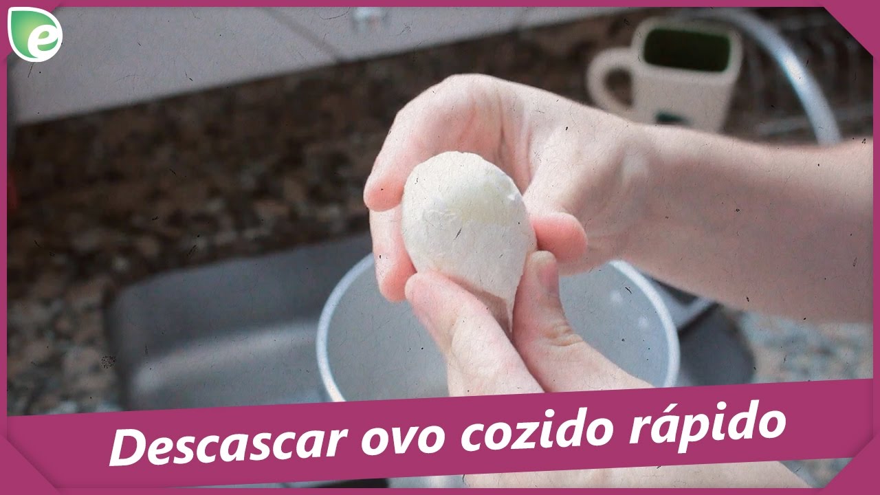 A maneira mais rápida de descascar ovo cozido