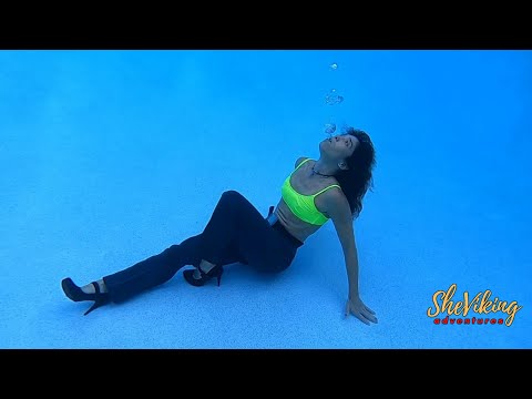 WETLOOK Office Experience~ Breath Hold Timed~ Bubbles~ Swimming Underwater in an Suit & High Heels