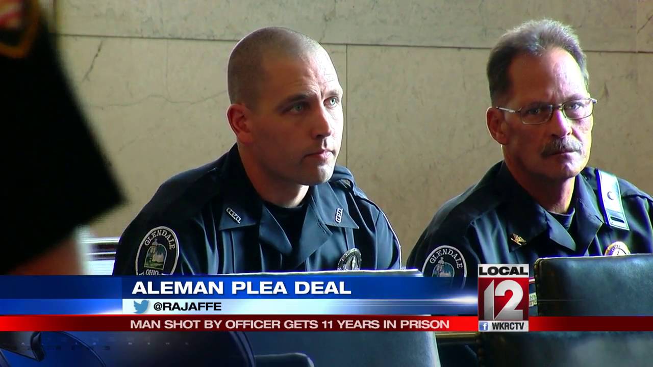 Man pleads guilty in confrontation with police on I-75 - YouTube