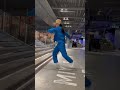 【TikTokでバズったダンサーのムーンウォーク2.0】