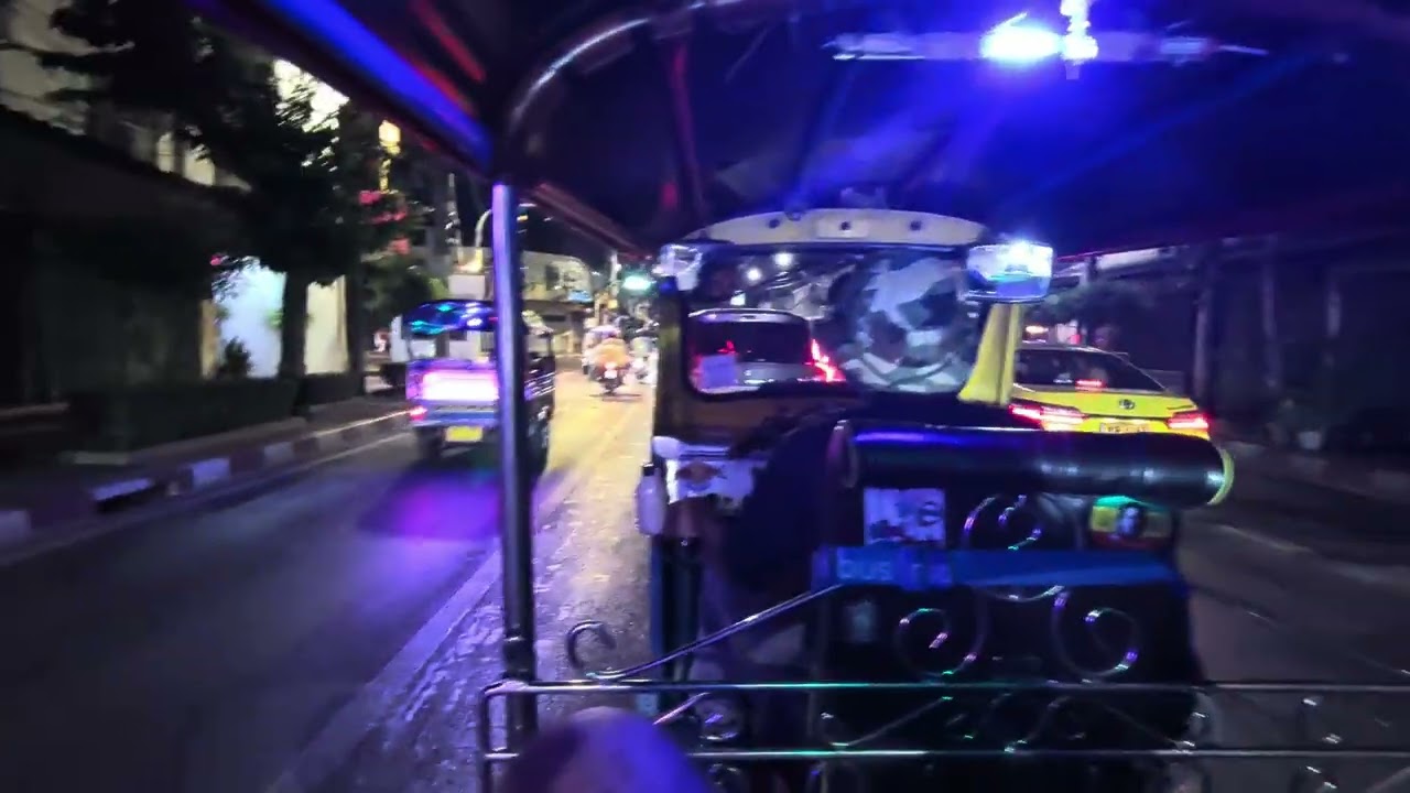 Bangkok Tuk-Tuk from Khao San Road to Asok Part 1/2