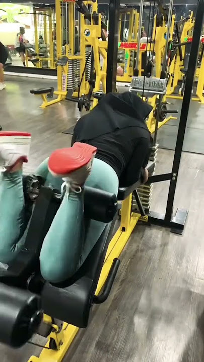 Bokong semok untuk suami #shortvideo #shorts #janda #gemoy #gym #funny #bikini #timnas #artis
