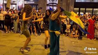 Tres belle dance kabyle en paris