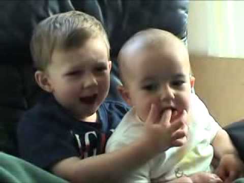 تشارلي عض اصبعي 