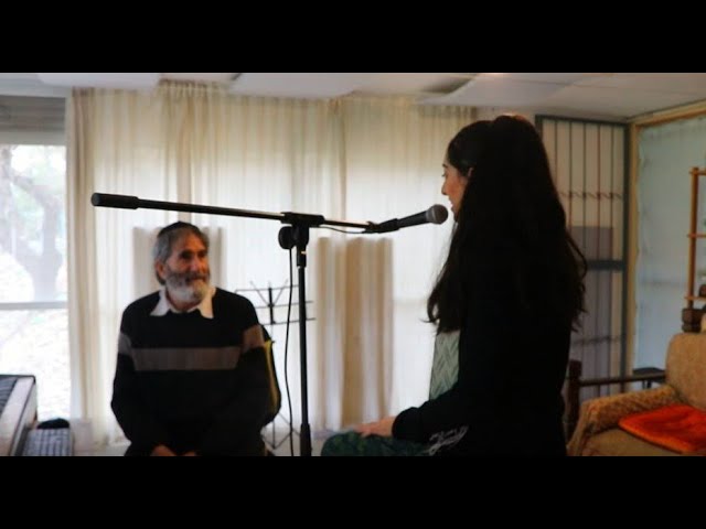 יוצרת מספרת - הפרק החמישי בסדרה - הפינה המשפחתית עם רונית, אליהו ואלה מיה אפרתי