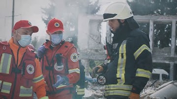 Massive 7 5 Quake Triggers Tsunami Warni