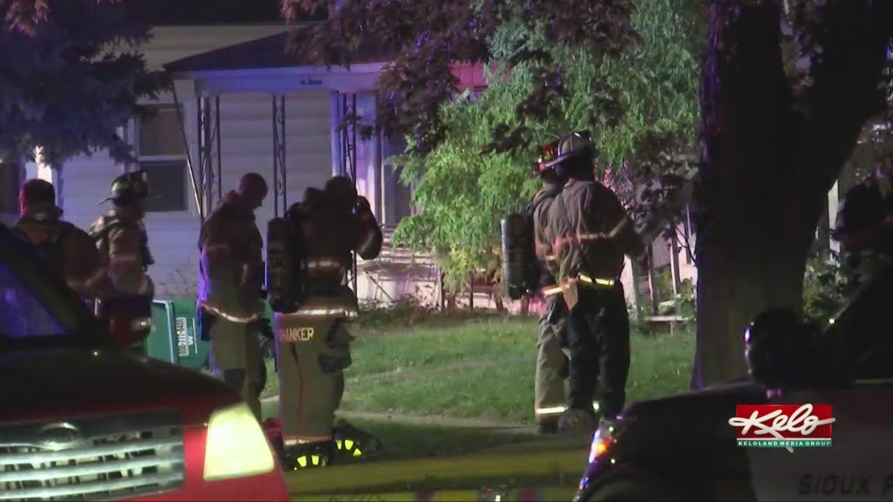Officials investigate early morning fire in Sioux Falls - YouTube