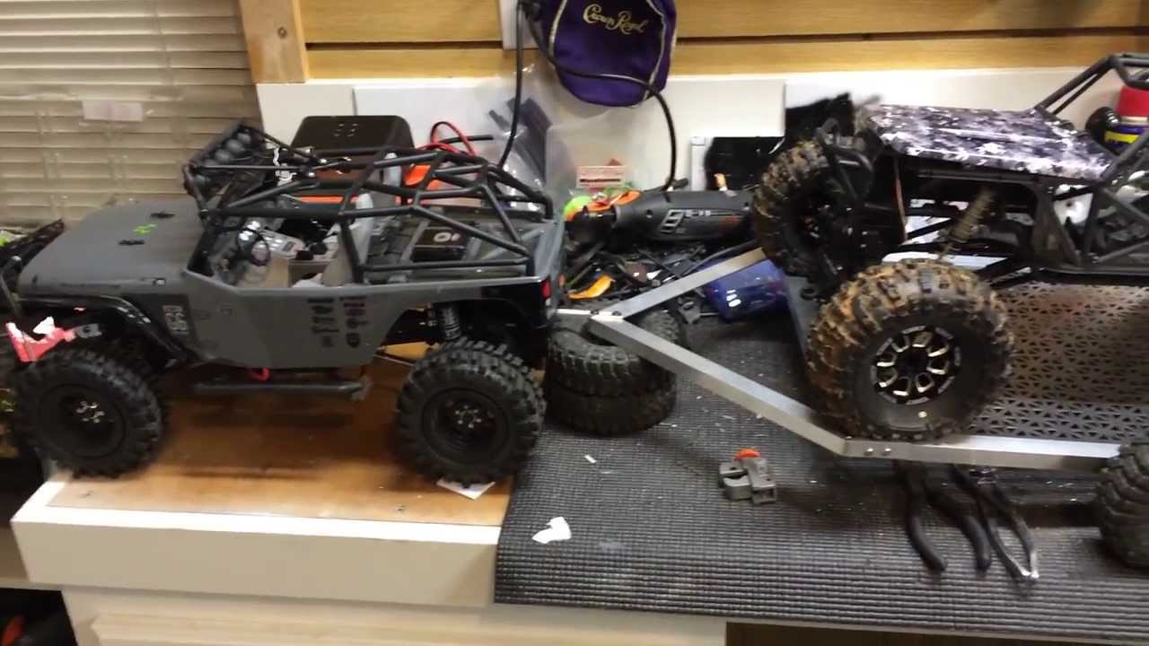 Scale RC trailer that I built to haul the Axial Wraith. Very easy trailer to build and pretty