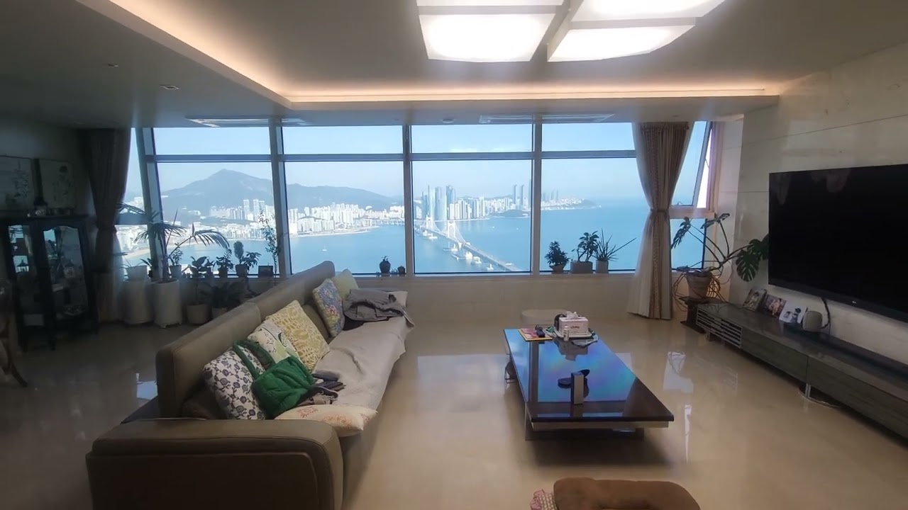 부산 용호동W(더블유)아파트 73평 60층대