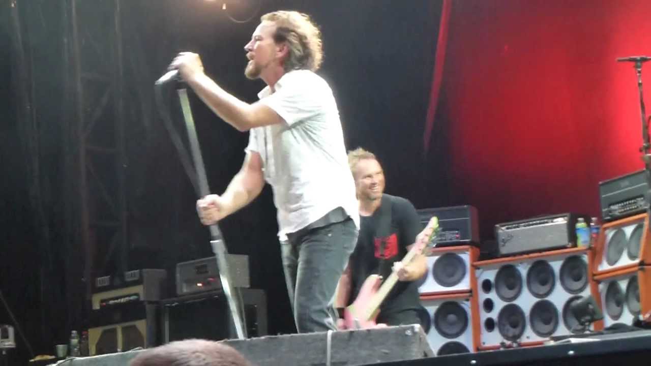 Pearl Jam Rocking In The Free World YouTube Pearl jam rocking in the free world youtube