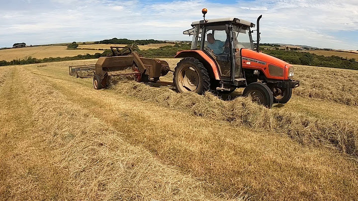 Hay baling, Massey Ferguson.