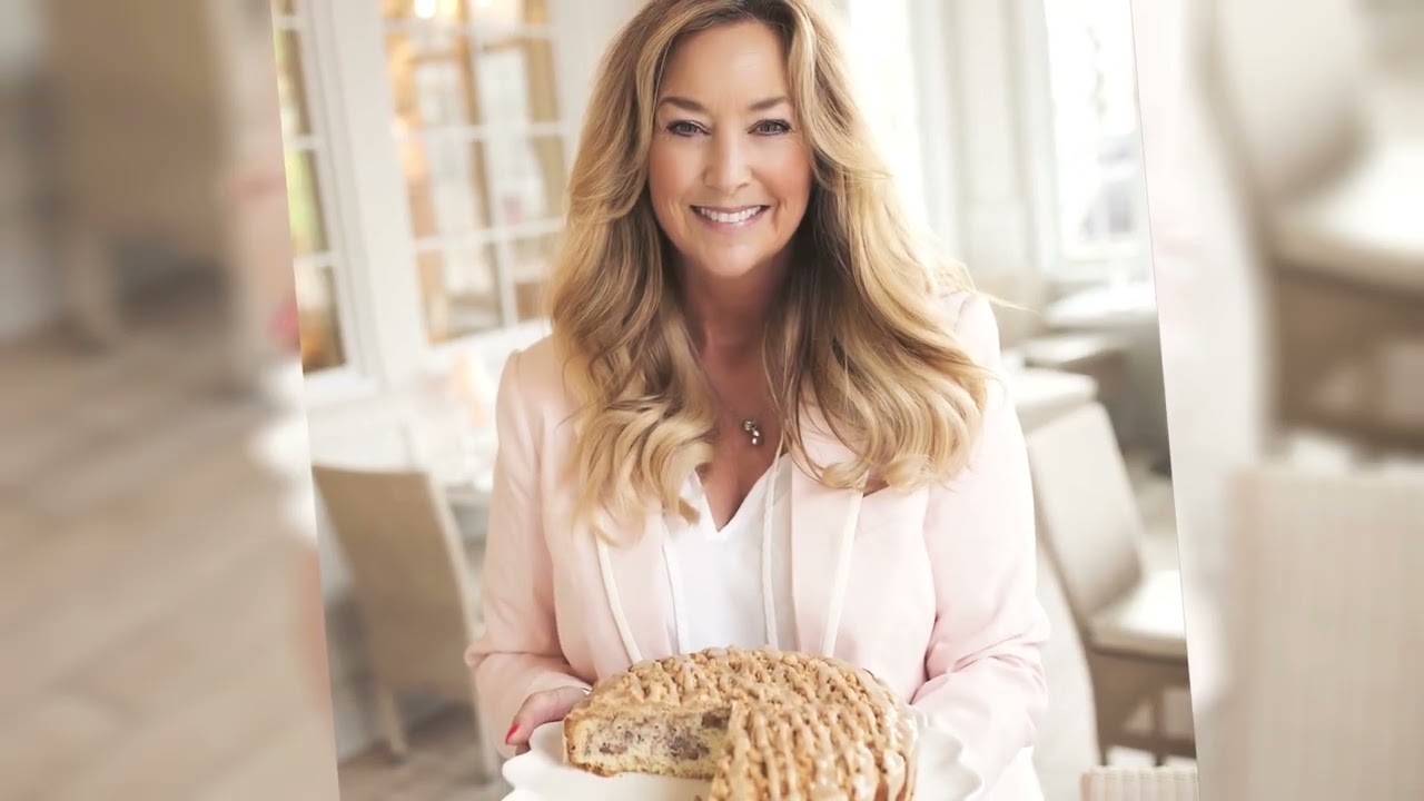 The Omnibus Show S01 Ep01 with Gwendolyn Rogers The Omnibus Show S01 Ep01 with Gwendolyn Rogers