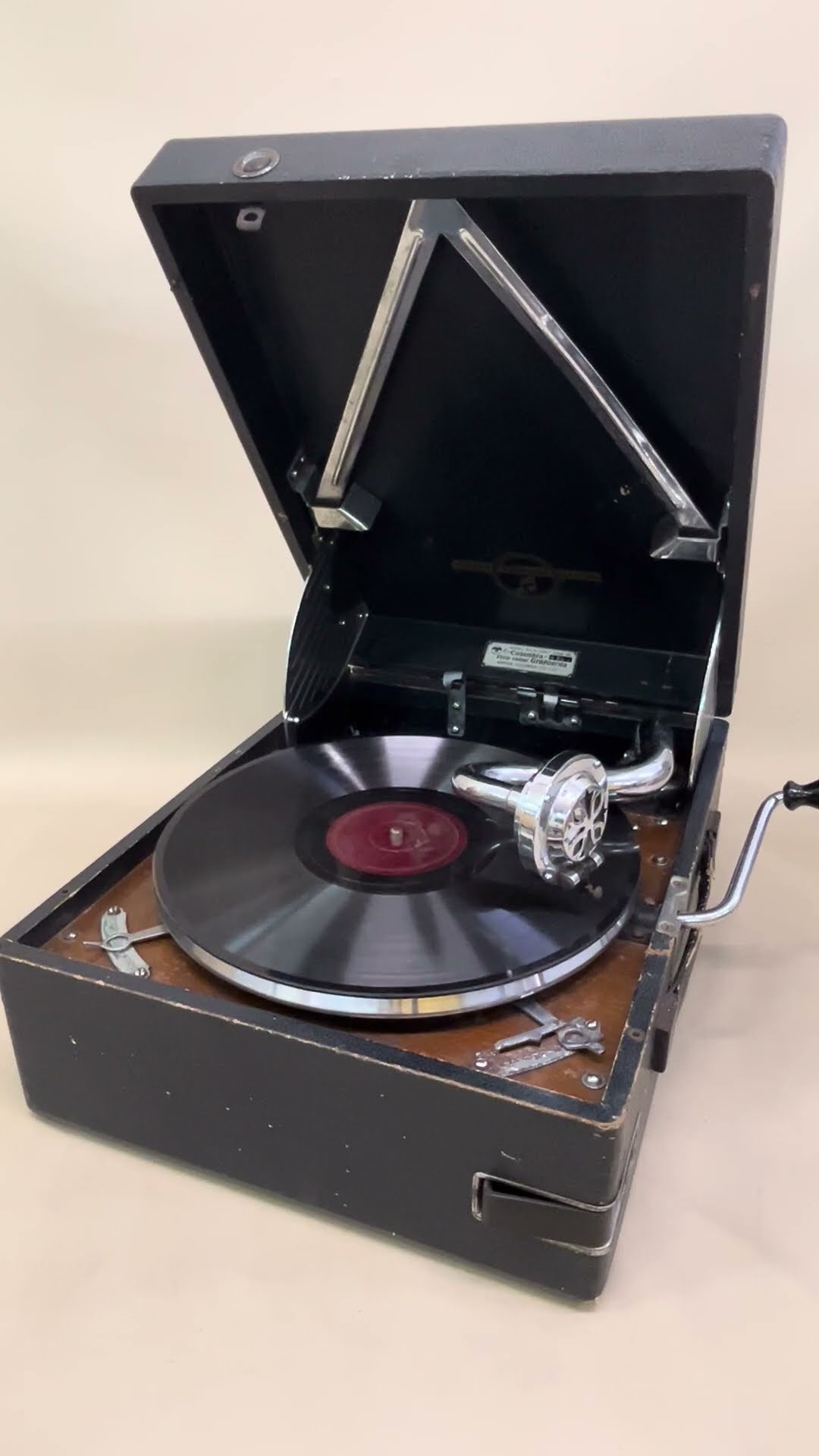 蓄音機　コロンビア　G-208 コロムビア Grafonola G-208 ポータブル蓄音機 R8SC435 - メルカリ