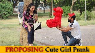 Proposing Cute Girl Prank | Epic Reaction 😂😂