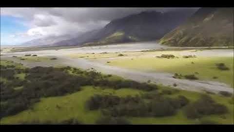 أن المتقين في ضلال وعيون القارئ عمير شميم