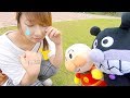 手当てごっこ 助けてアンパンマン!公園でママがころんじゃった!ばんそうこうでお医者さんごっこ おもちゃ アニメ バイキンマン ロボットチャンネル for Kids