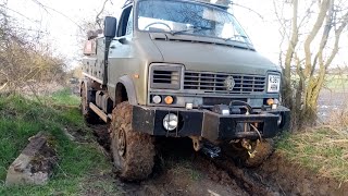 Reynolds Boughton RB44 recovering stuck Landrover