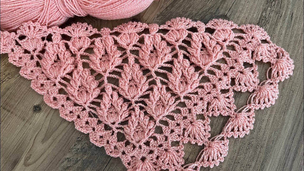 Tığ işi örgü🌸Zambak 🌸Üçgen Şal Modeli#crochet #örgüşalmodelleri #orgu #crochetshawl #keşfet#örgü