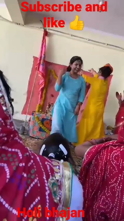 aaj biraj main holi h