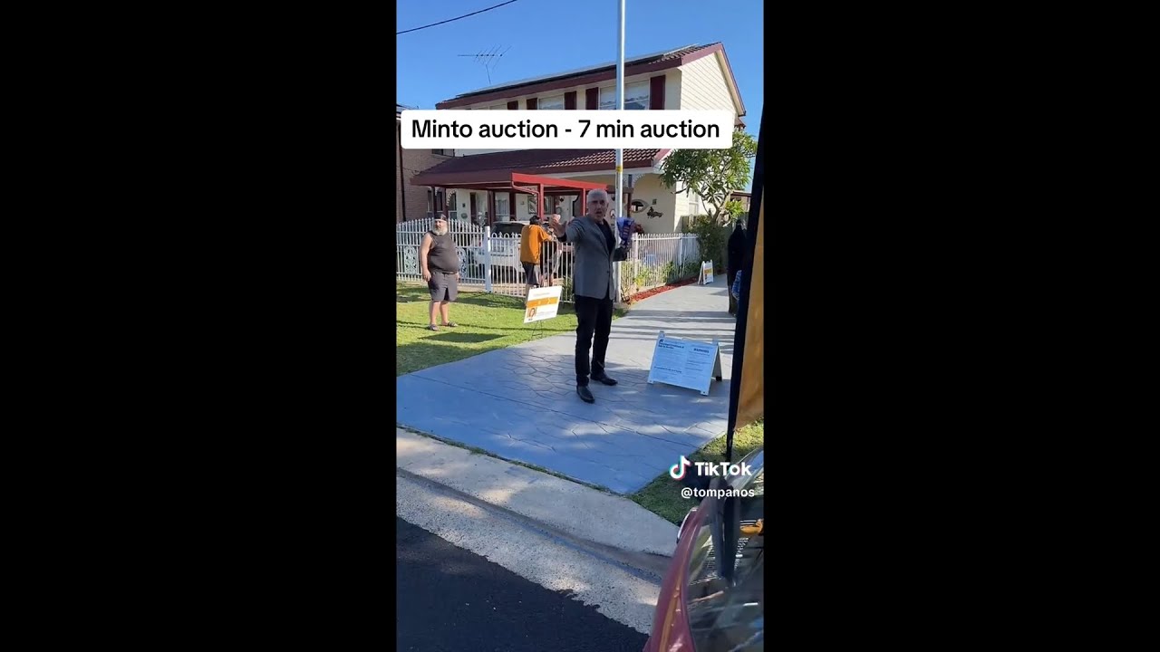How much for 506m² in Minto at auction?🔥
