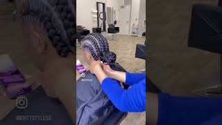 Gotta moisturize the hair before the braids‍️.  #stitchbraids #detroithair #protectivestyles