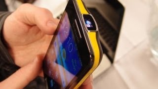 Samsung I8520 GALAXY Beam Projector Phone Hands On Review