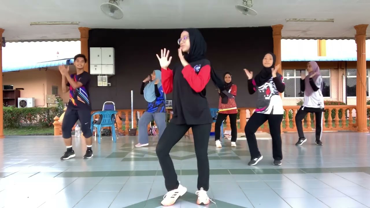 Girl in the Mirror (senamrobik mudah)