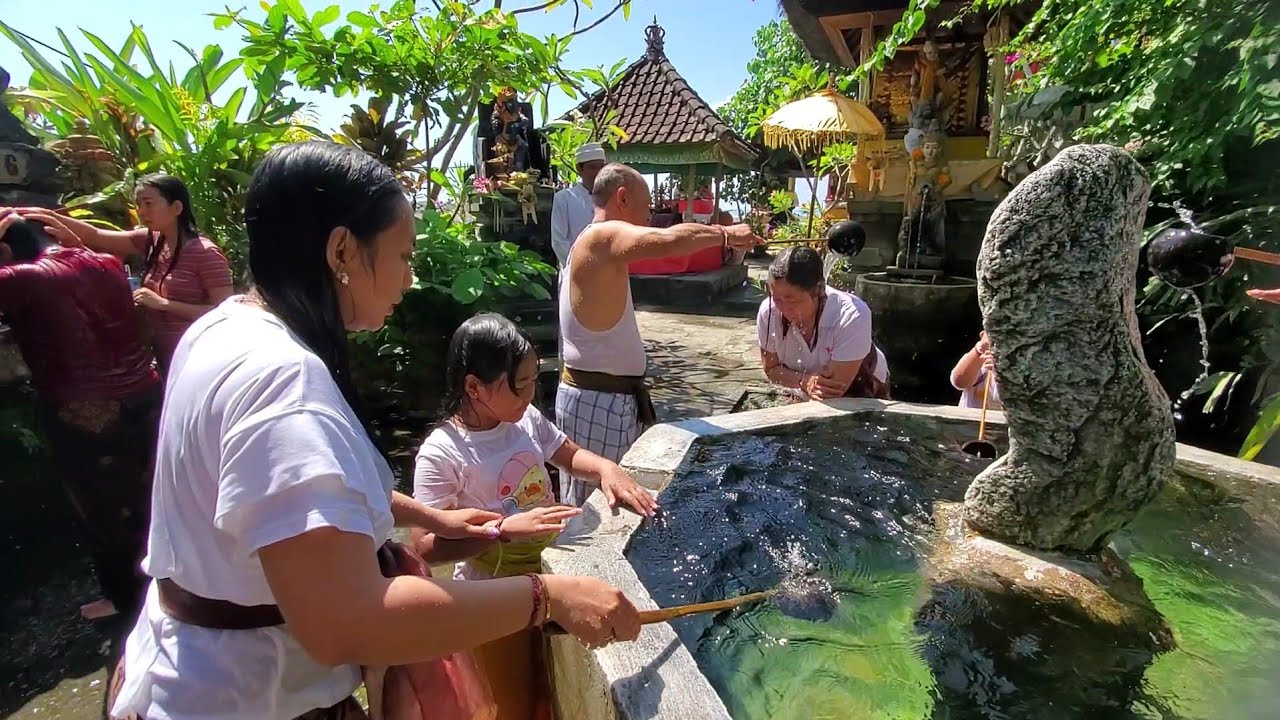 Minggu, 4-5-2025, Nunas Pengelukatan Ring Campuhan Dan Beji 7 Tirta Di Pura Campuhan Windhu Segara.