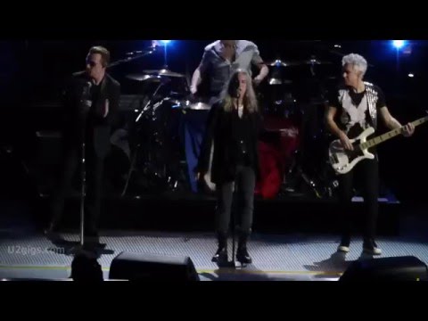 U2 & Patti Smith - People Have The Power, Paris 2015-12-06 - U2gigs.com