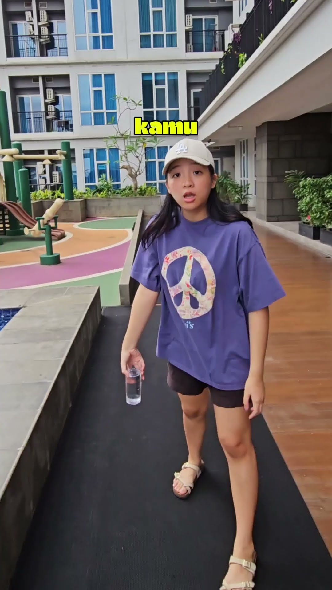 CHALLENGE BALIK GELAS ISI AIR TAPI GAK TUMPAH!