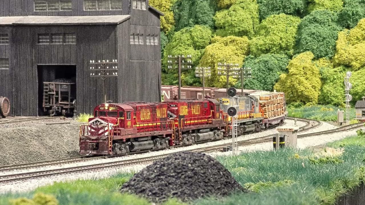 Chasing Trains on my Lehigh Valley Model Railroad 