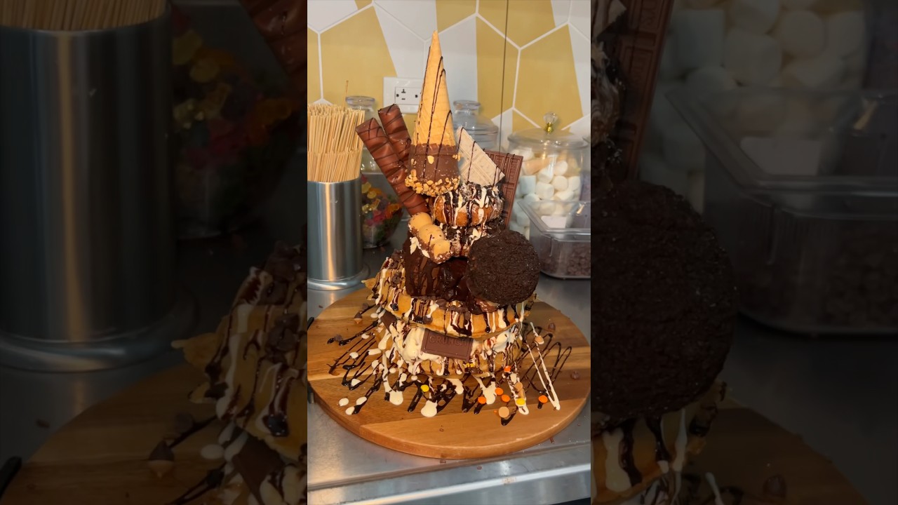 The “WOW” WAFFLE TOWER from Elm Street Diner in Norwalk, Connecticut! 🤩😱😳🤤 #DEVOURPOWER