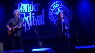 Rosanne Cash with John Leventhal - The Way We Make A Broken Heart