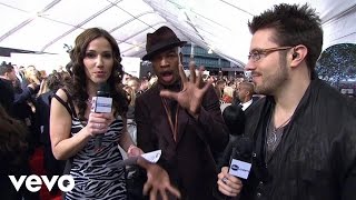 Ne-Yo - 2010 Red Carpet Interview (American Music Awards)