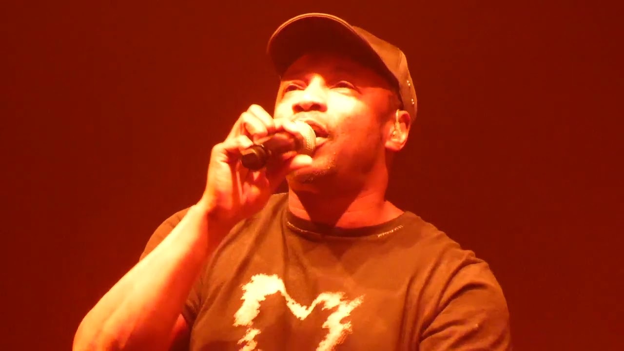 Marie Flore invite Mc Solar sur la scène de l'Olympia - 06/04/2023