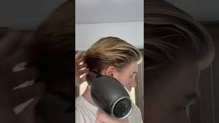 How to do a perfect wavy middle part: tutorial screenshot 4